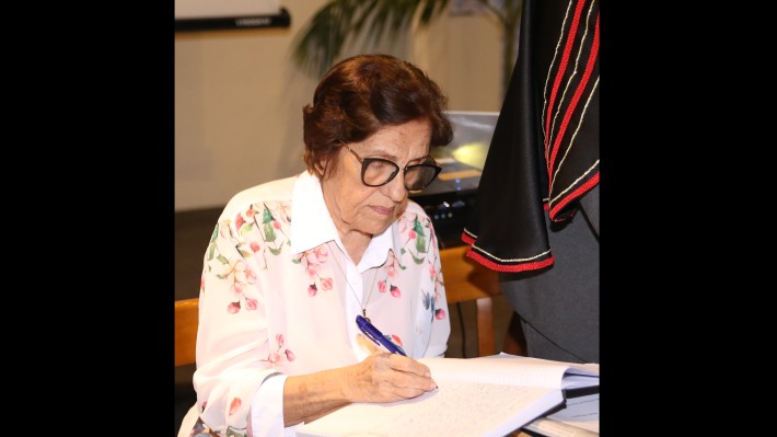 MIRIAM CASTELO BRANCO DE MORAES (1935-)