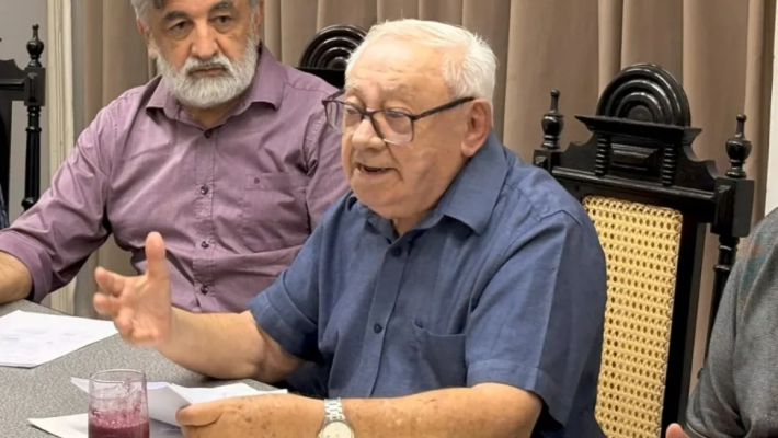 À direita, Carlos Evandro Eulálio. Á esquerda, Itamar Costa
