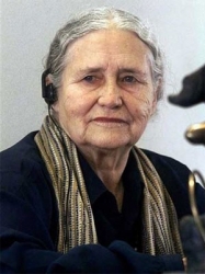 Doris Lessing morre aos 94 anos